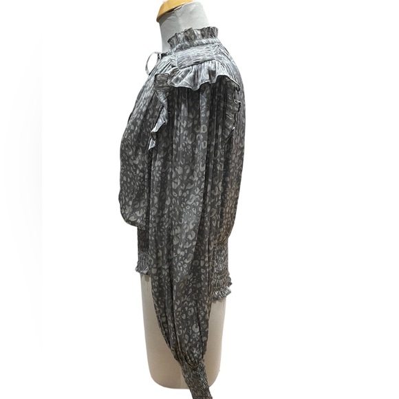 Grade & Gather Womens Boho Gray  Animal Print Blouse Smocked Long Sleeve Ruffles - Picture 3 of 9